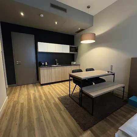 Apartment Avenue Legerova 19