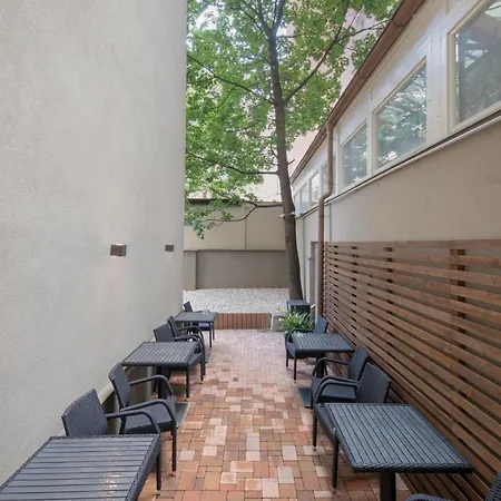 Appartement Avenue Legerova 19 *