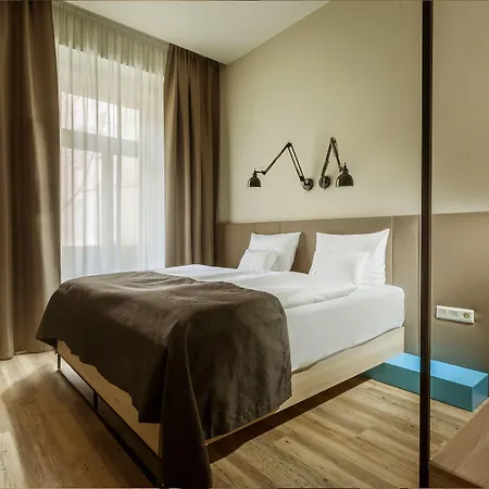 Апартаменты Avenue Legerova 19 *